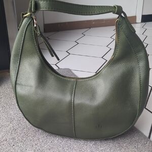 EUC Portland leather Goods Large Nora Harlem
